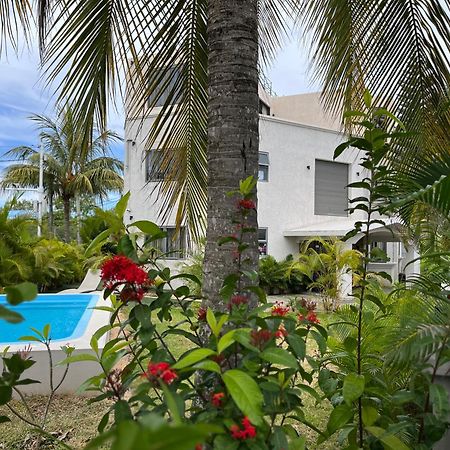 Cosy 2 Bedrooms Apts In Pereybere -Seasons Break Apartment Pereybere Beach Bagian luar foto