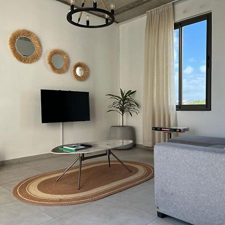 Cosy 2 Bedrooms Apts In Pereybere -Seasons Break Apartment Pereybere Beach Bagian luar foto