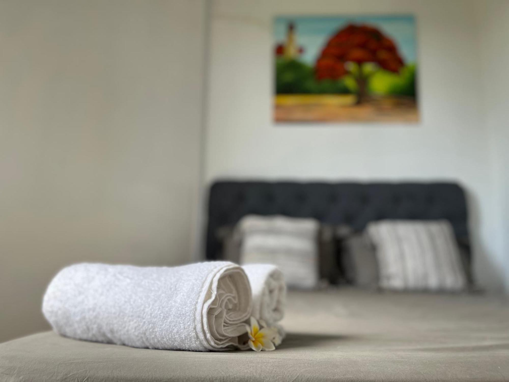 Cosy 2 Bedrooms Apts In Pereybere -Seasons Break Apartment Pereybere Beach Bagian luar foto