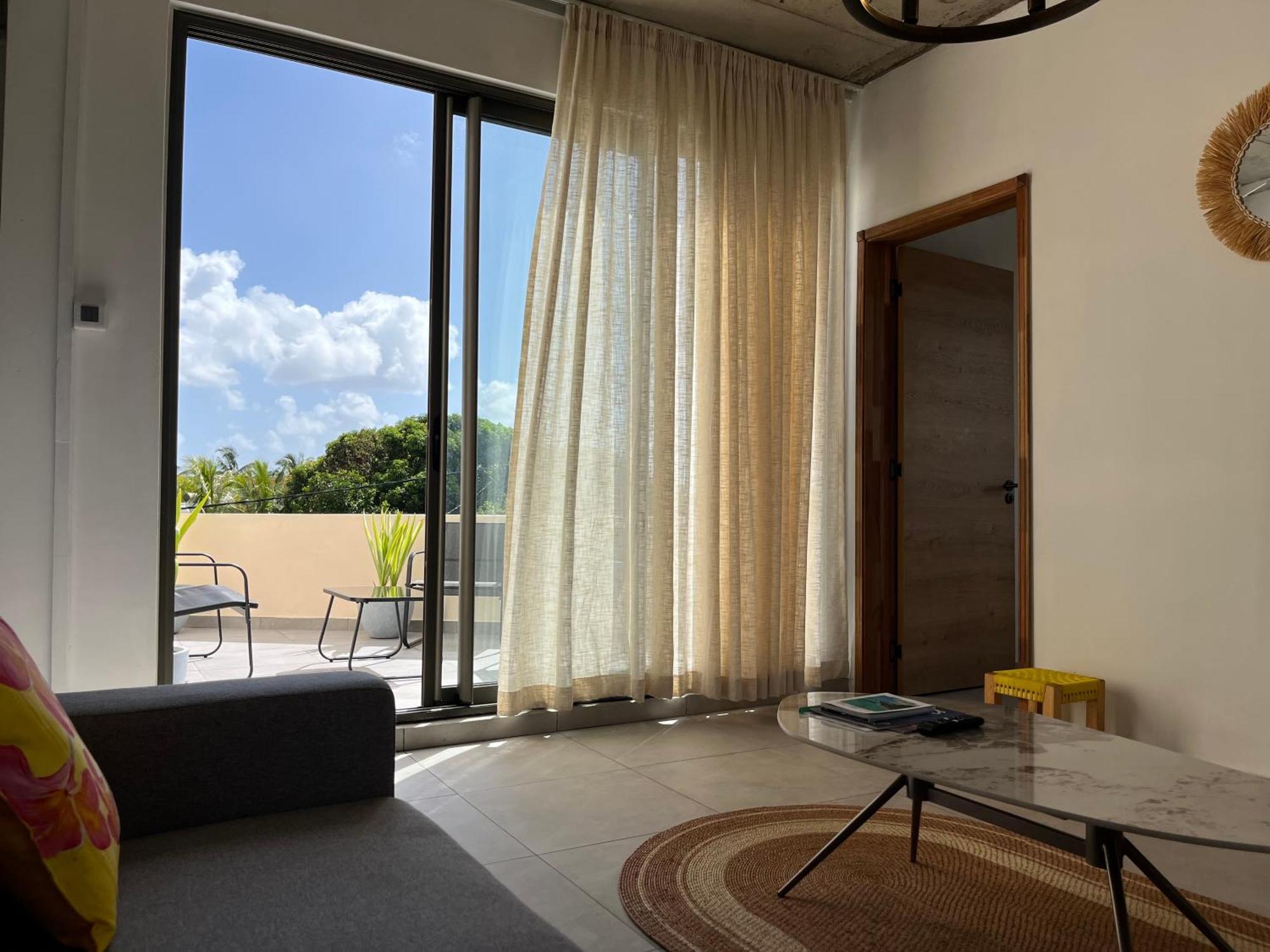 Cosy 2 Bedrooms Apts In Pereybere -Seasons Break Apartment Pereybere Beach Bagian luar foto