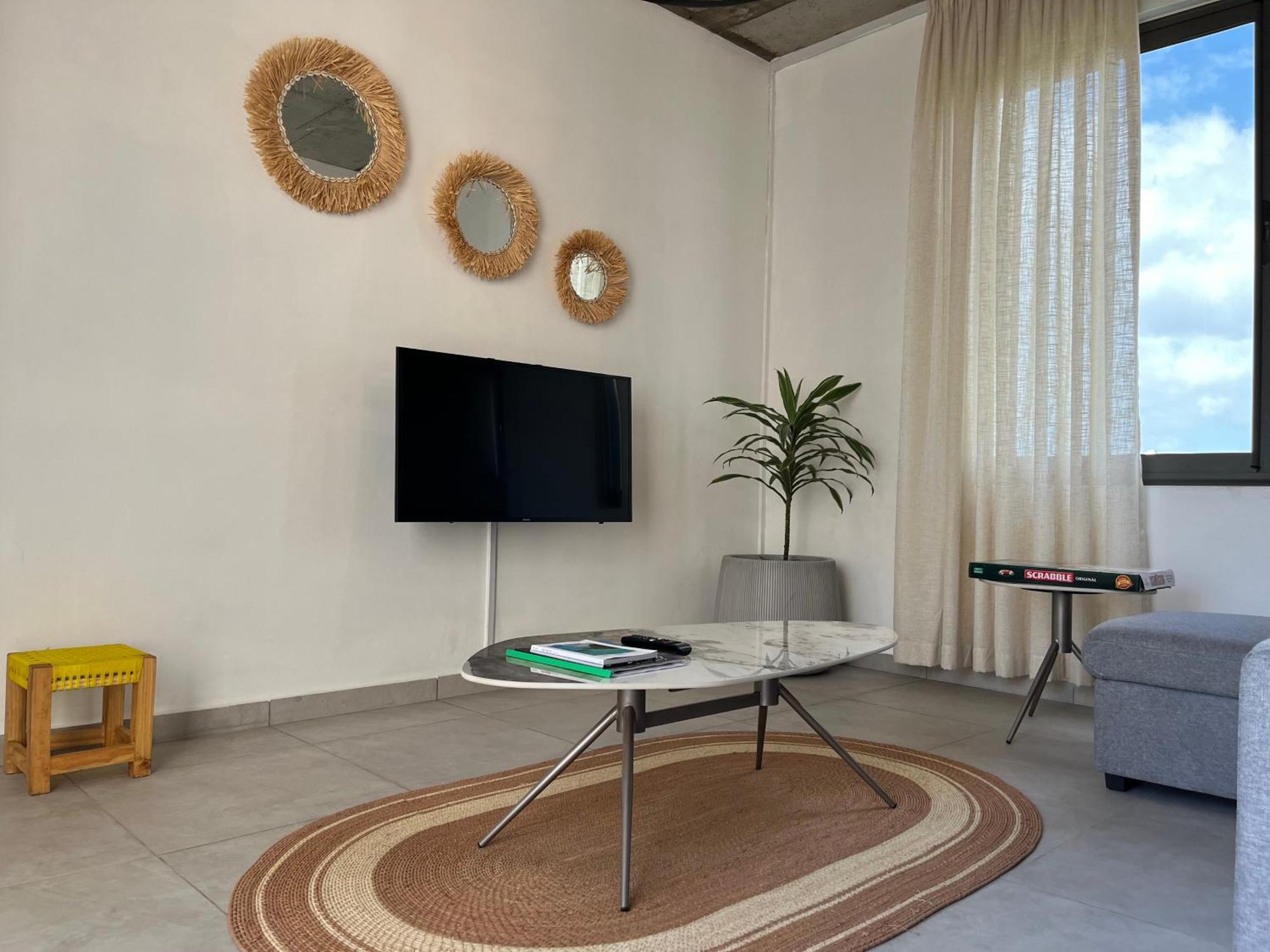 Cosy 2 Bedrooms Apts In Pereybere -Seasons Break Apartment Pereybere Beach Bagian luar foto
