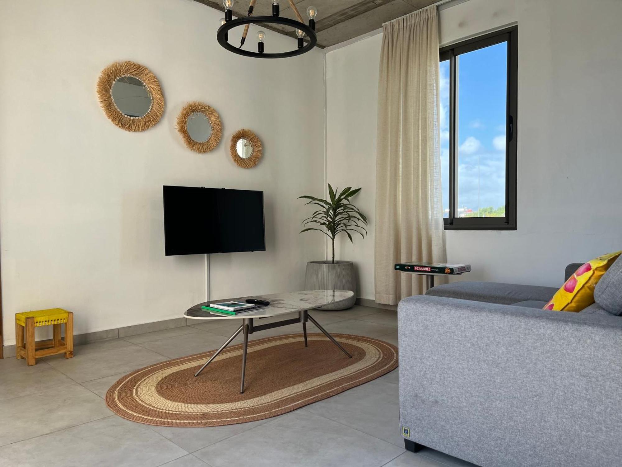 Cosy 2 Bedrooms Apts In Pereybere -Seasons Break Apartment Pereybere Beach Bagian luar foto